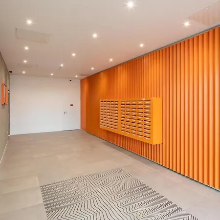 Modern Comfy Next To The River Apartmán