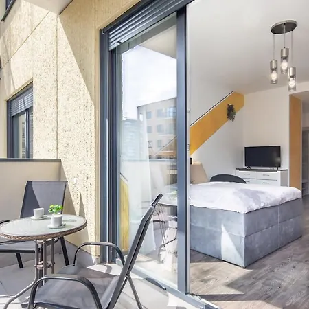 Modern Comfy Next To The River Apartmán