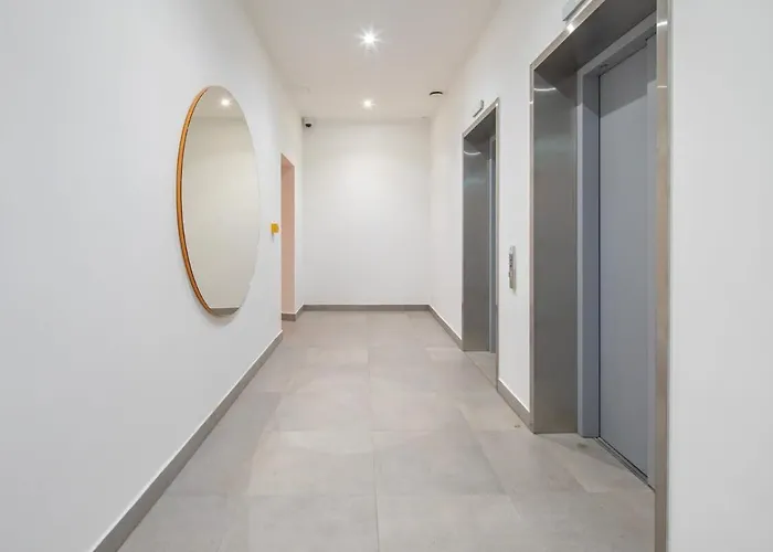 Modern Comfy Next To The River Apartamento *