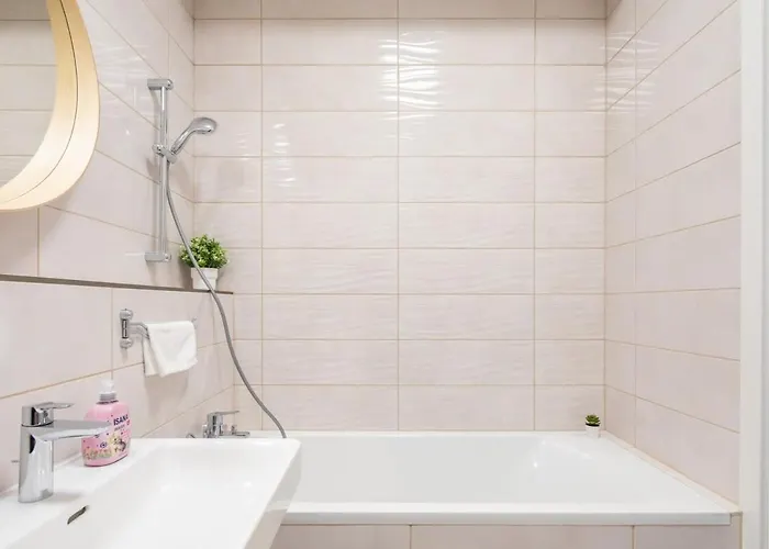 Modern Comfy Next To The River *