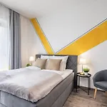 Apartment Modern Comfy Next To The River *