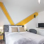 Modern Comfy Next To The River *