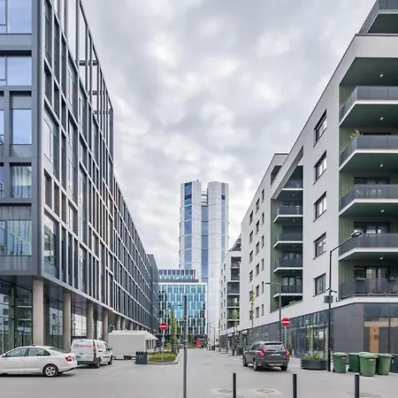 Modern Comfy Next To The River Apartment *